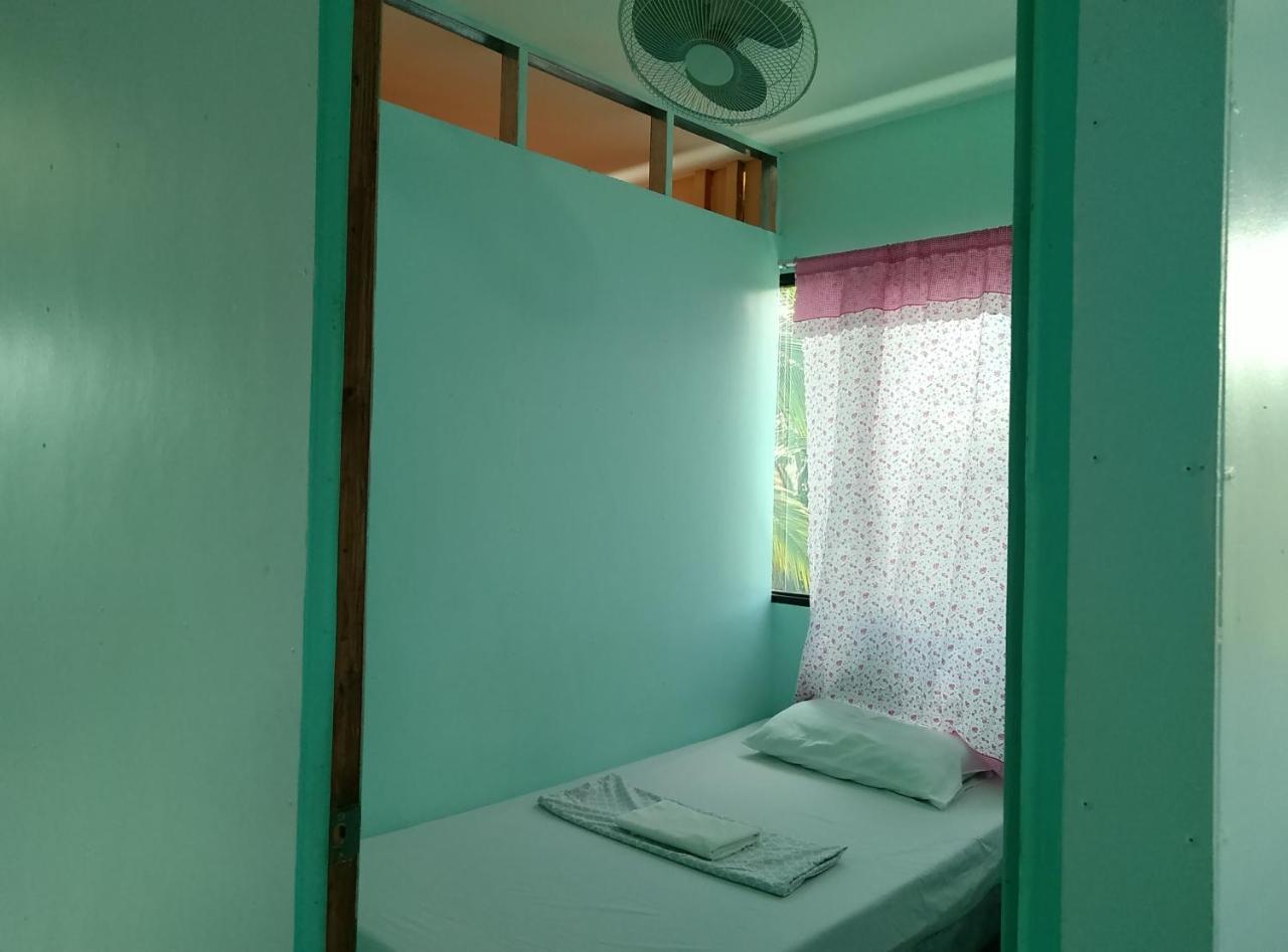 Guilly'S Place Oslob Bagian luar foto
